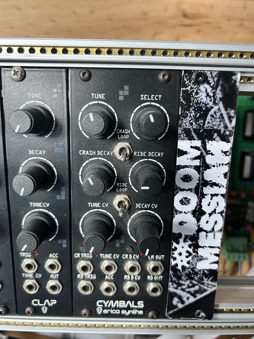 Módulos sintetizadores da Erica Synth