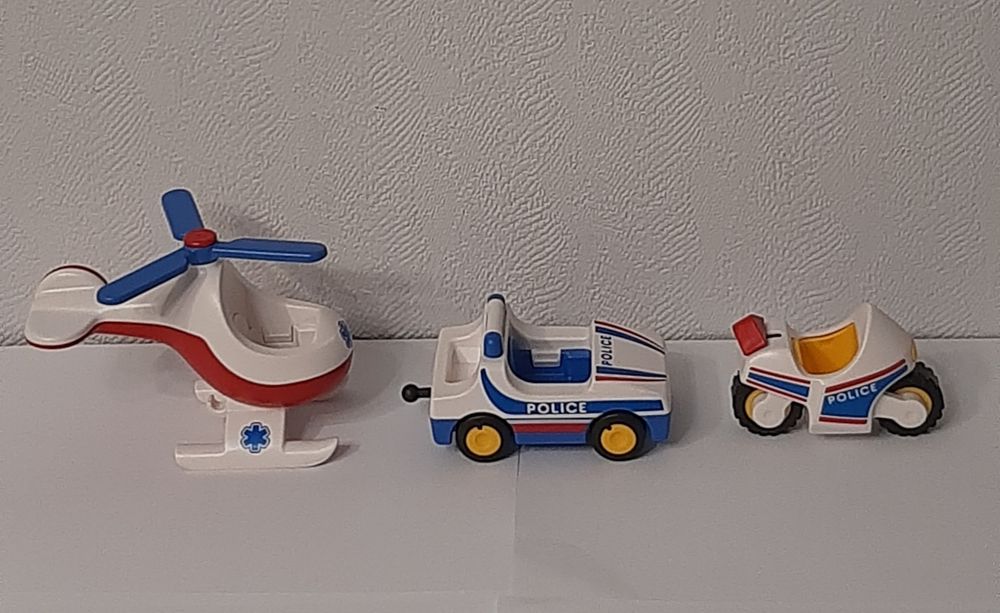 Набор Playmobil "Больница с паромедиками и полицескими" (5046)