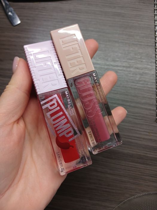 Продам блиск -плампер та блиск для губ Мейбелін 200 грн за 1 шт.