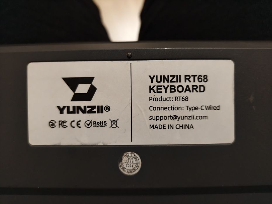 Klawiatura magnetyczna YUNZII RT68 + Kabel spiralny