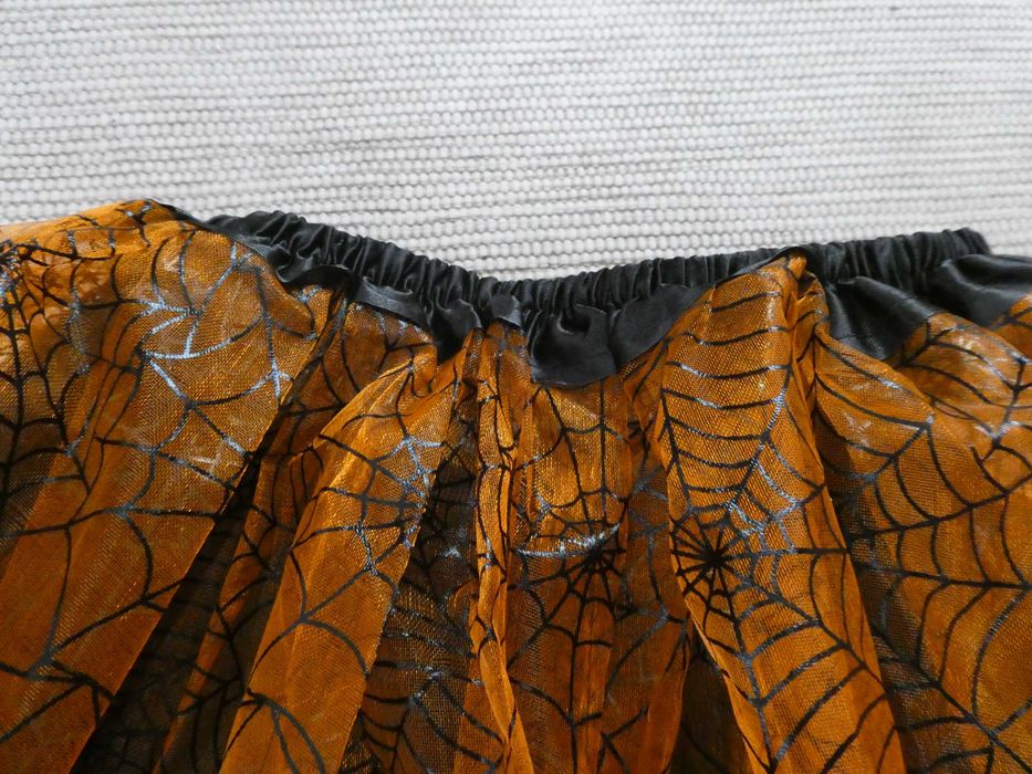 Saia Halloween - Tule Laranja c/ Aranhas | Cetim Preto | T. Único