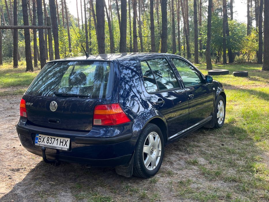 Volkswagen Golf 4 1.4 бенз 2001 рік