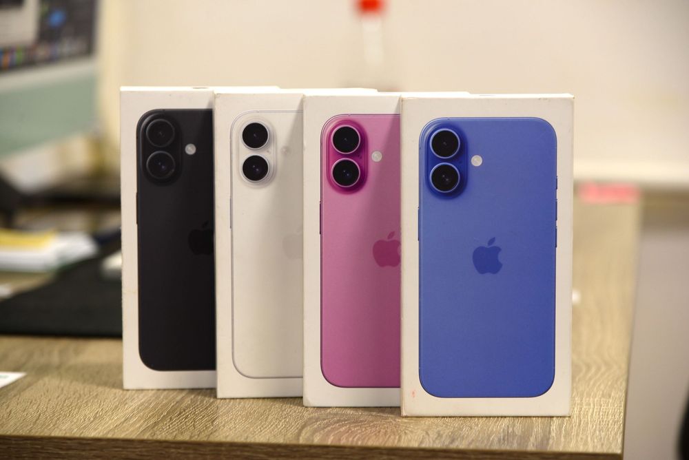 iPhone 16 128gb Pink, White, Black, Ultramarine. Магазин iStory