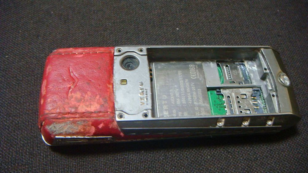 Мобильный телефон на запчасти