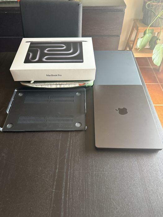 Macbook M5 Pro (Novo) com acessorios