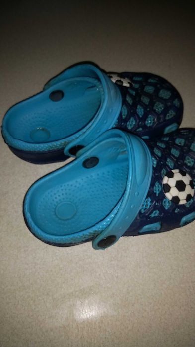 Klapki rozmiar 24 dwie pary