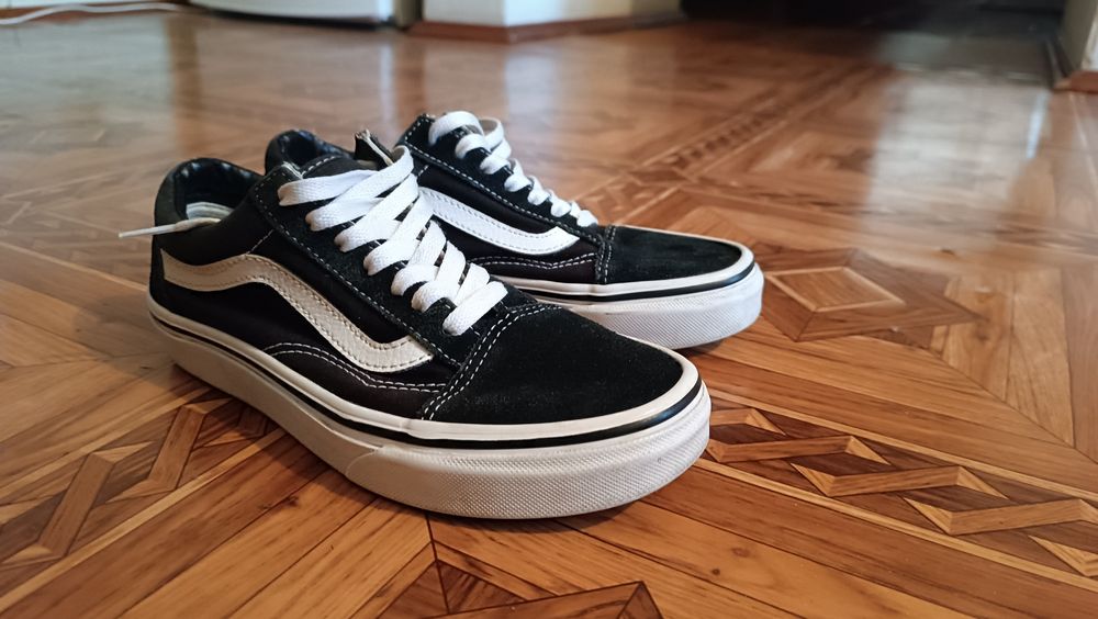 Продам кросівки від Vans чорного кольору