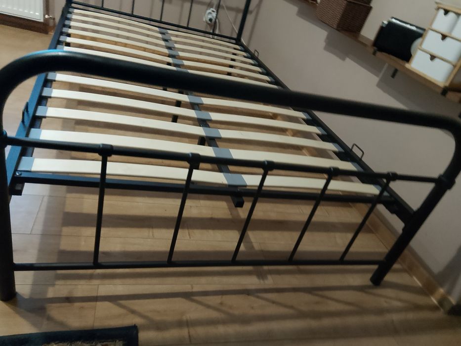 Łóżko metalowe nowe plus materac nowy