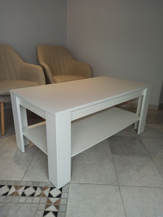 Stolik kawowy biały prosty