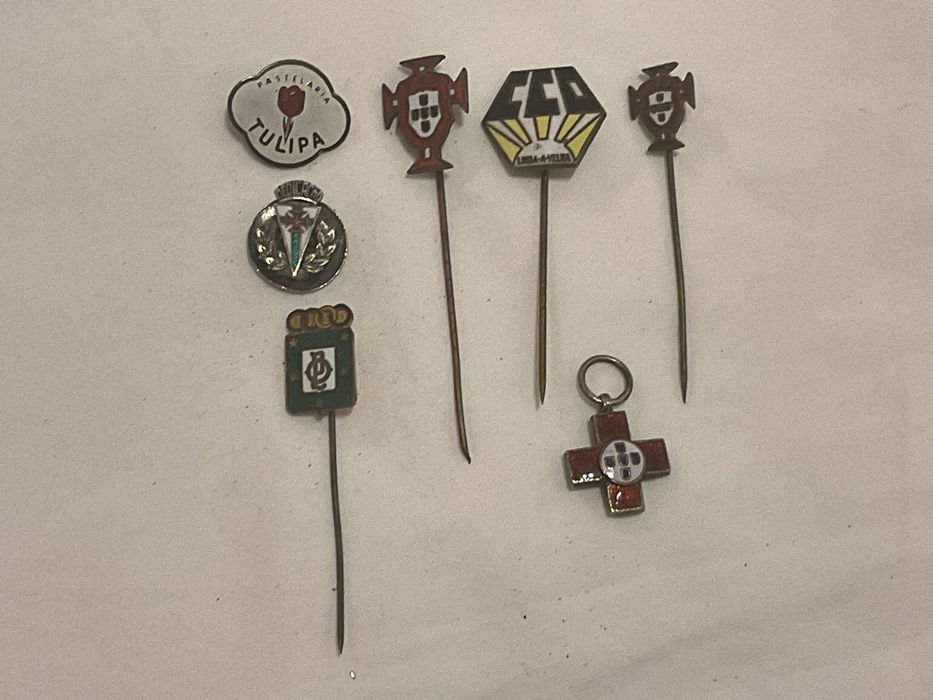 Pins antigos desportivos, outros e medalha