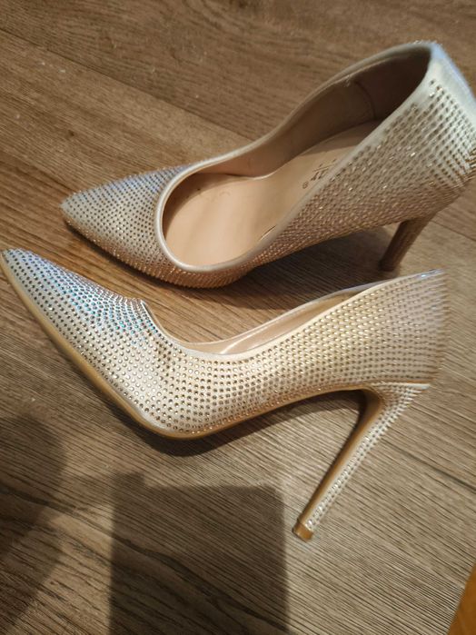 Czółenka szpilki eleganckie