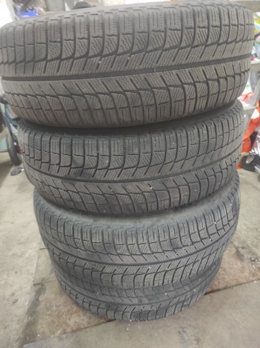 Продам зимову гуму MICHELIN 215/65 R16