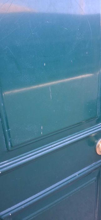 Vendo porta entrada com guarnição em PVC