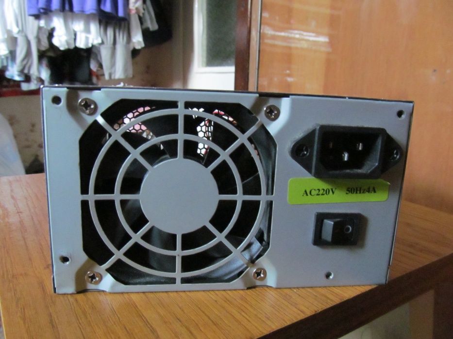 Компьютерний блок живлення Delux 350w.