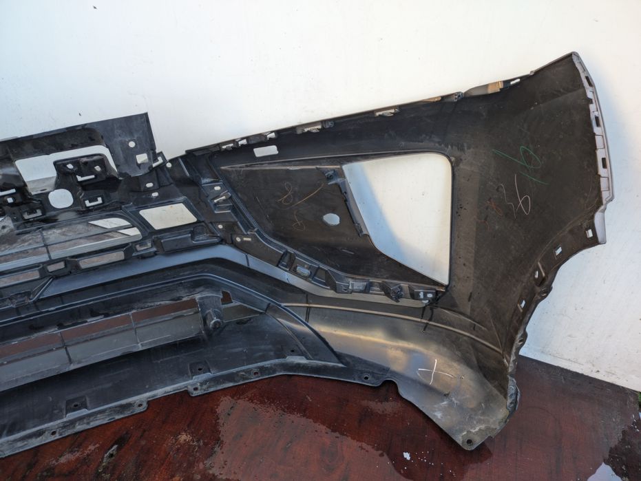 Передній бампер Mitsubishi Eclipse Cross 2017-