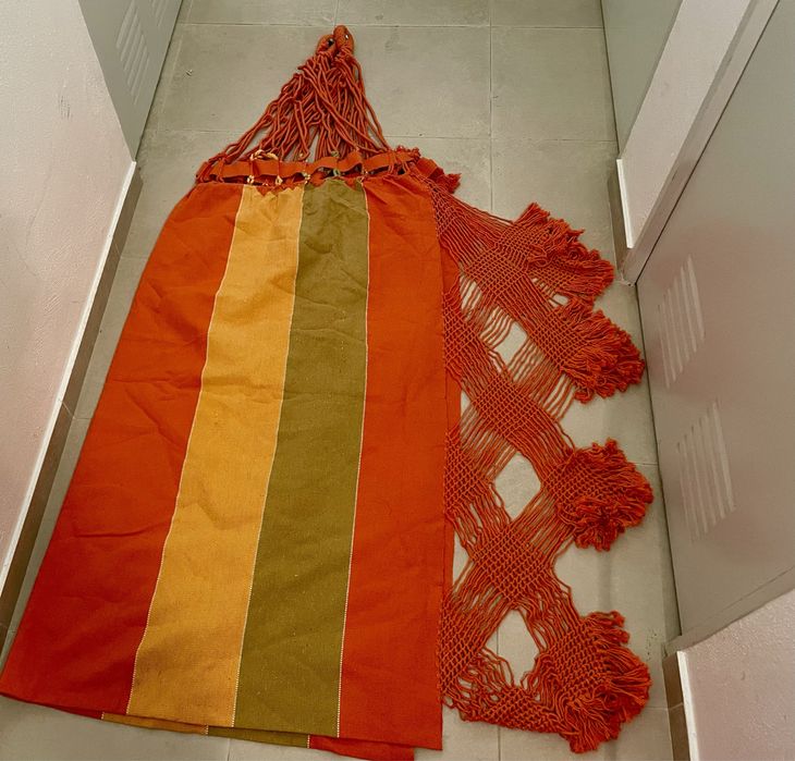 Cama Baloiço cores vibrantes