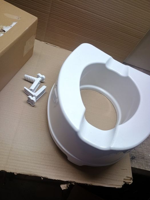 Podkładka podwyższająca na sedes