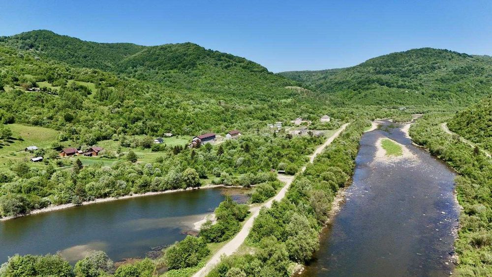Будівля, комерція, недобудова, Довге (Сопіт), Львівська область