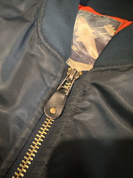 Куртка бомбер как Alhpa Industries