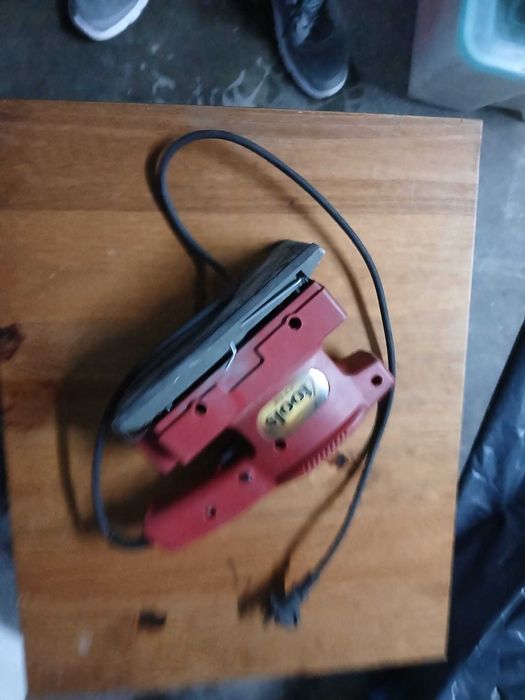 Lixadora marca tools 135 w