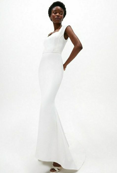 Suknia ślubna z trenem roz.46