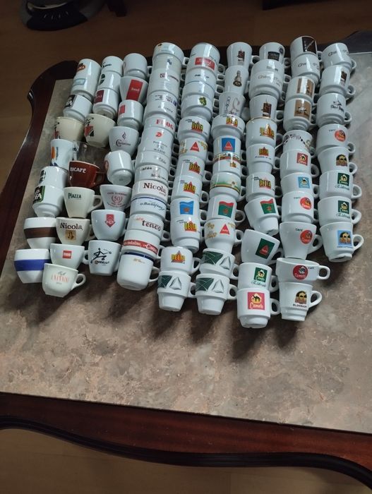 Chávenas de café para colecionadores sem pires