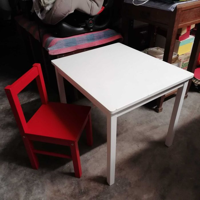 Cadeira e mesa infantil de criança IKEA KRITTER