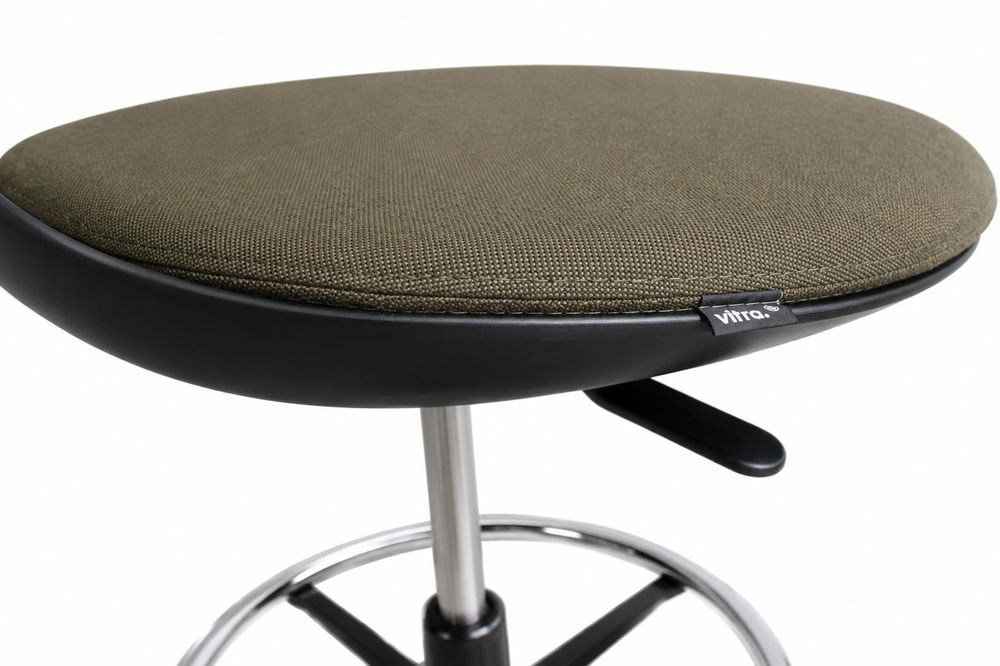Cadeira Vitra modelo Rookie High