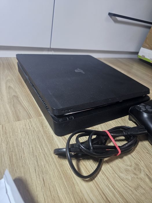 Konsola PlayStation 4 Slim 500GB | Soft 13.50 | + Pad