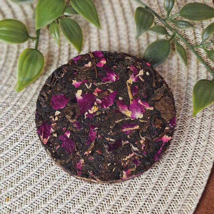 Дянь Хун 2025р 》• чорний чай з пелюстками троянди •《 50г від Сонгде