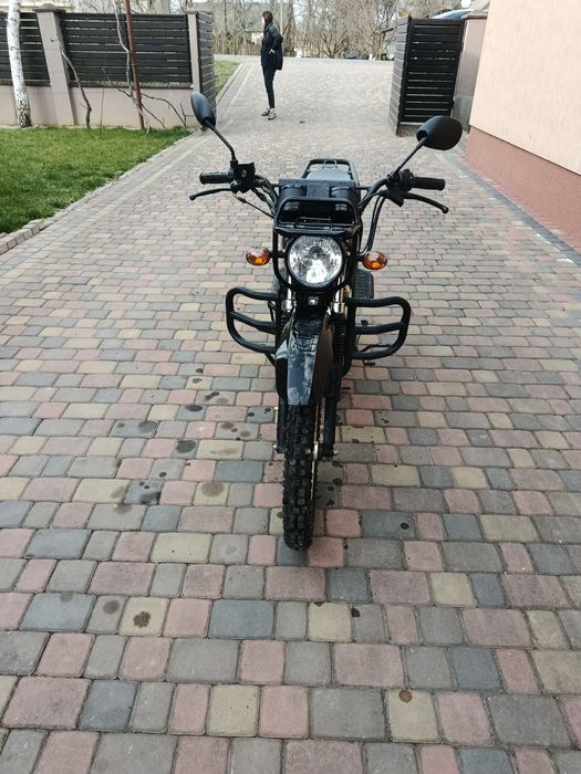 Продам мотоцикл Spark 125  4 с ,