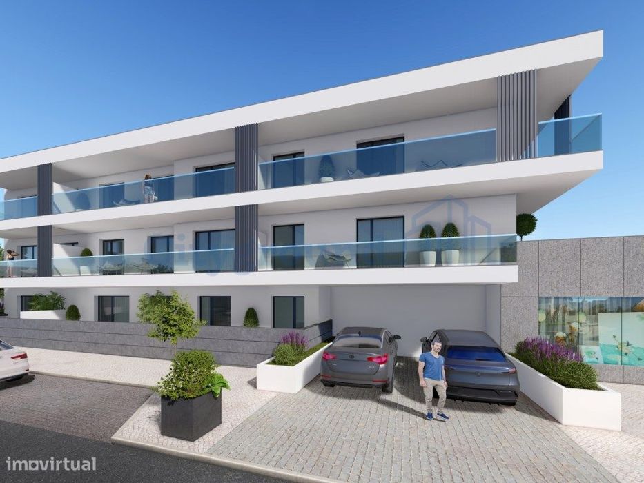 Apartamento T2 com garagem no centro de Ferrel