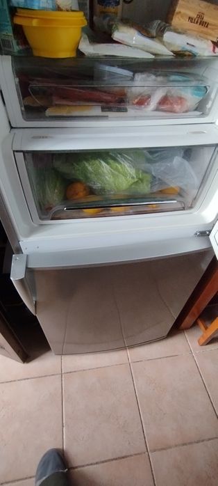 Frigorífico Combinado Hoover HCN 3874  classe A  No Frost