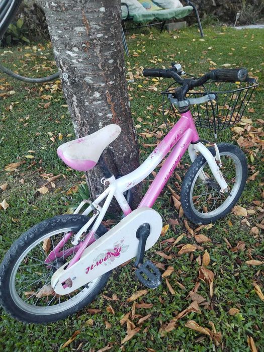 Bicicleta de Menina Nova com Cesto