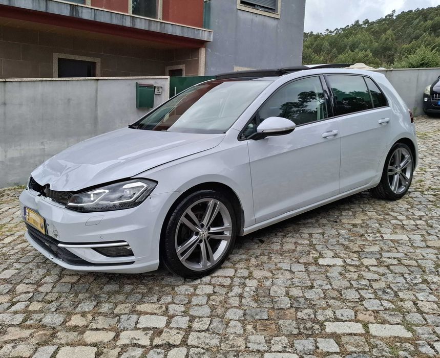 VW Golf 7.5 2.0 TDI Highline (150CV) Apenas 161 Mil Kms Look R-Line de 2017