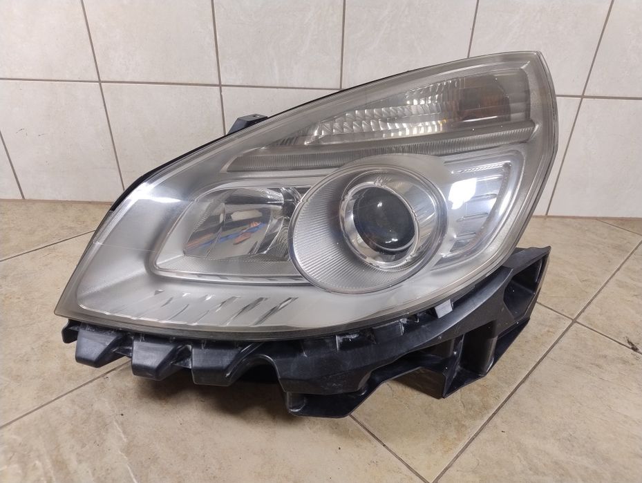 Renault scenic 2 II Lift lampa lewa przód reflektor hella Europa