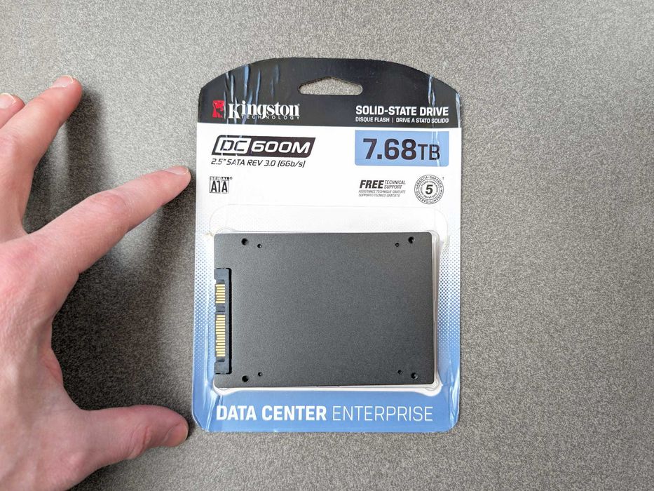 Kingston DC600M - 7.68TB (~8TB) - 2,5", SATA — Enterprise 3D TLC