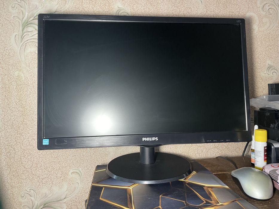 Монитор Philips 223V5L / 21.5"