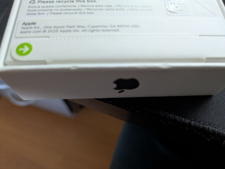 Iphone 16e 128gb black. Novo selado