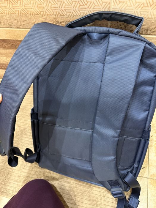 Рюкзак для ноутбука ,стан 10/10, майже новий в темно синьому кольорі