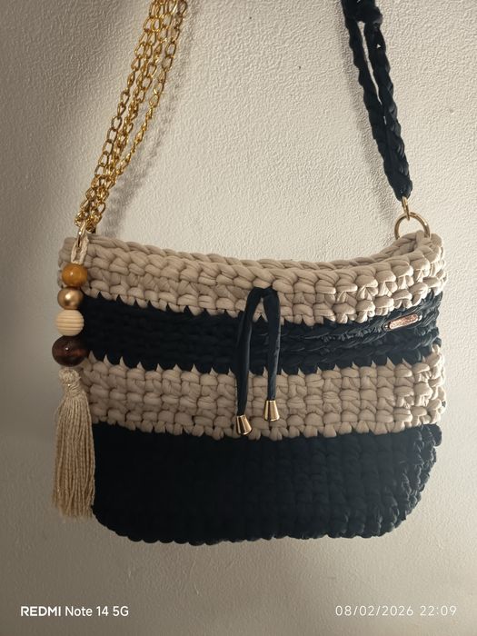 Bolsa linda em trapilho