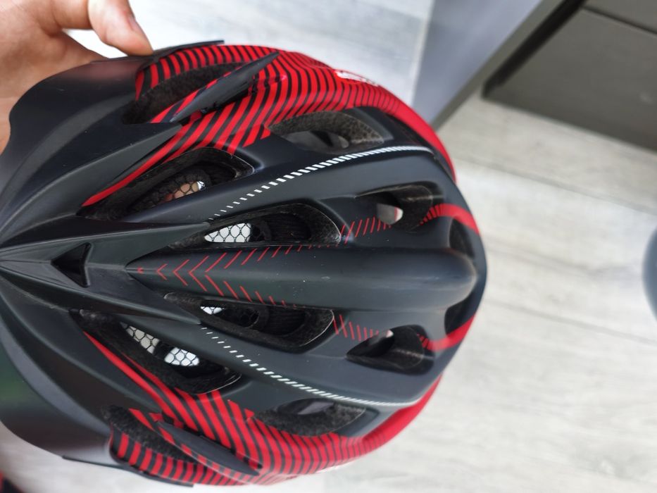 Kask dziecięcy Axer czerwono-czarny