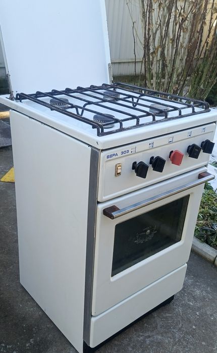 Продам газовую плиту