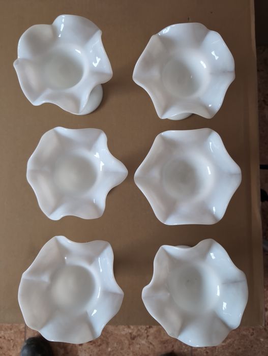 Conjunto 6 taças de vidro antigo branco