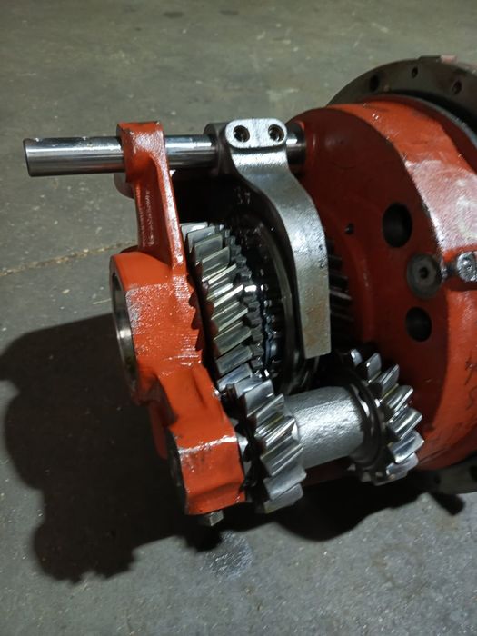 Renault Ares 550/540/610 rewers mechaniczny części