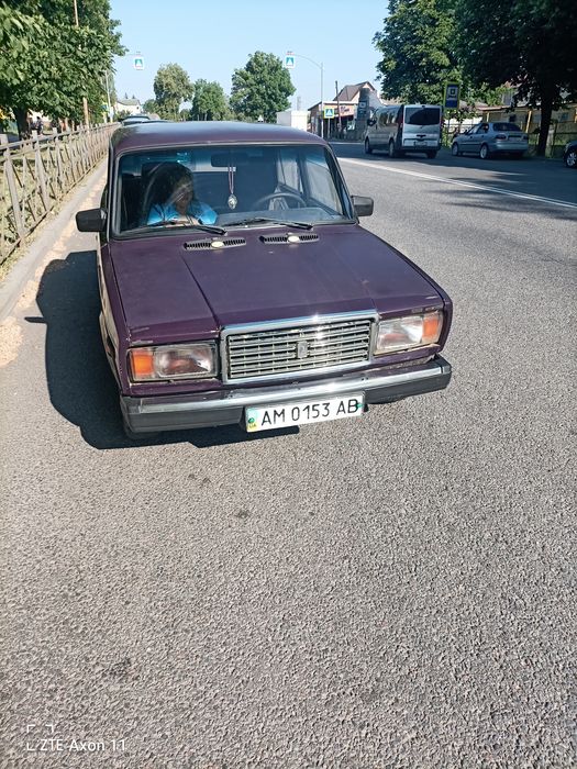 Машина ВАЗ 2107 в отл сот 2003г