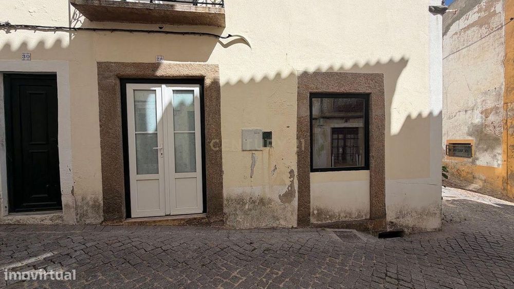 T0 Renovado | Centro Histórico De Abrantes | Pronto A Habitar