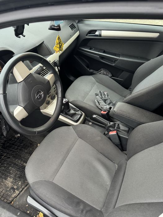 Opel Astra H 2008r 1.9 cdti 150km