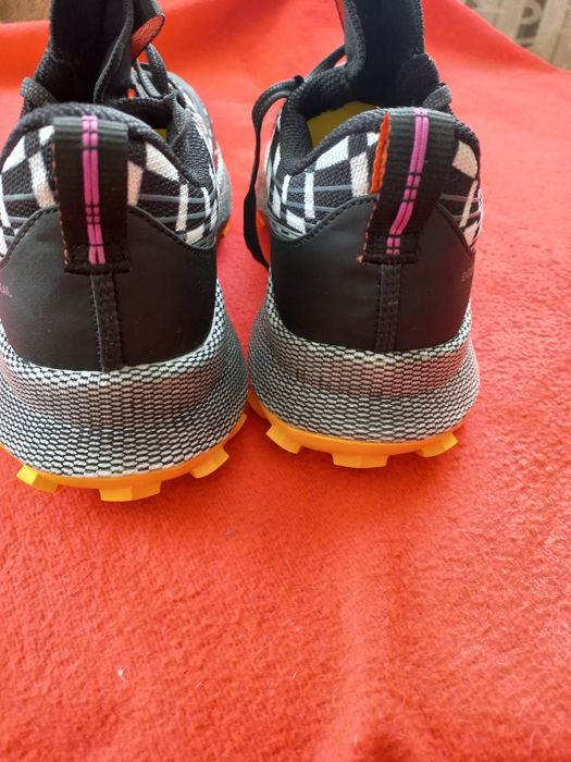 Продаются  кроссовки Saucony