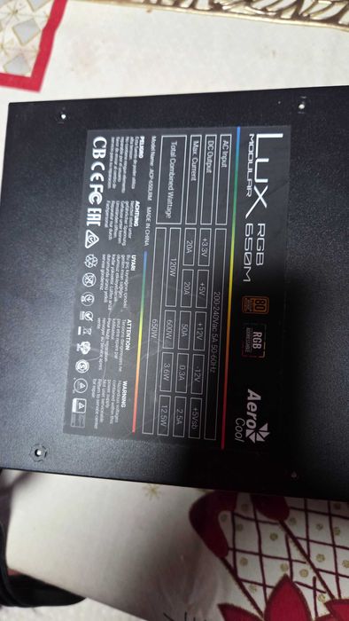 Fonte de Alimentação Aero Cool Lux MODULAR RGB 650M (650W)